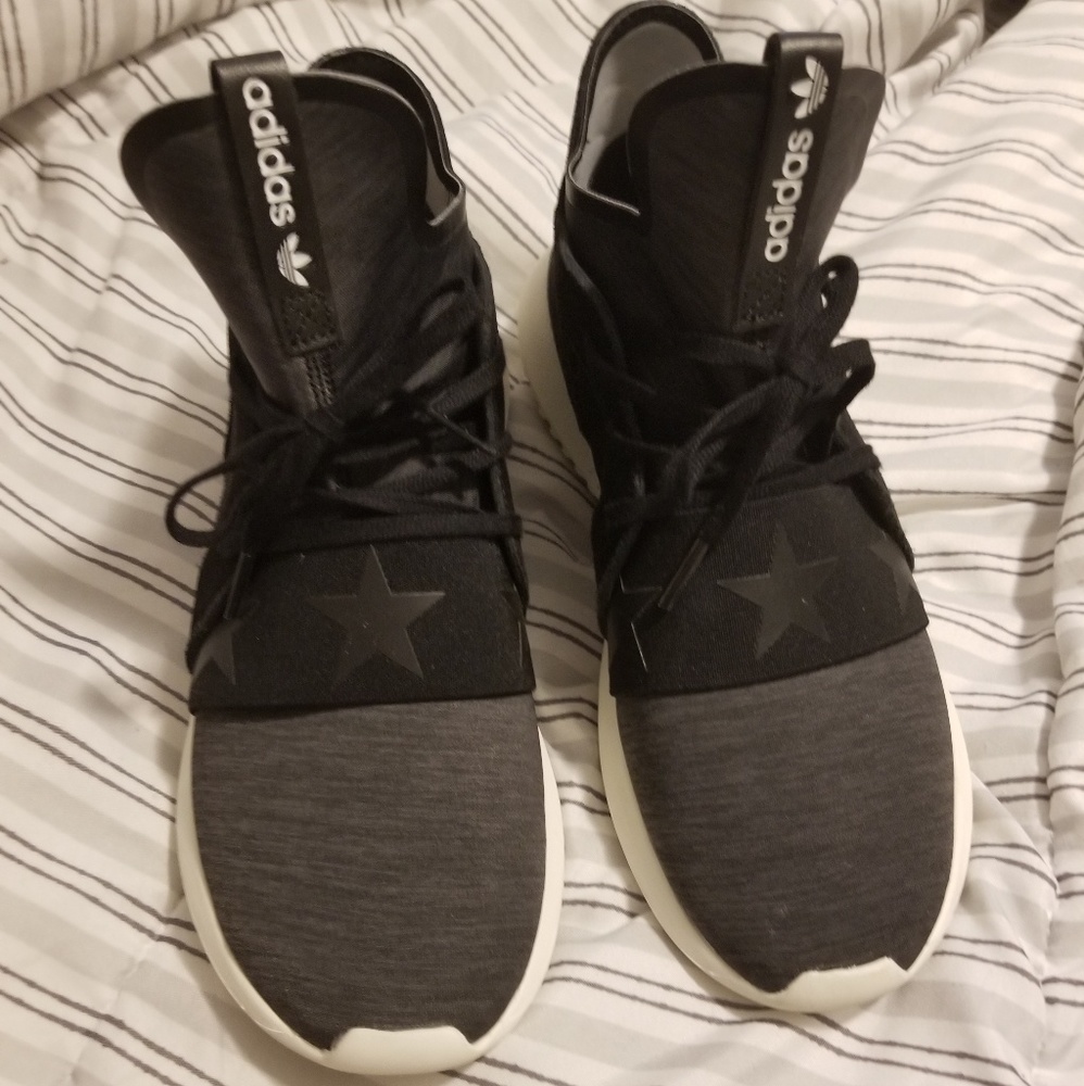 Women's Rita Ora adidas tubular sneakers😍😍